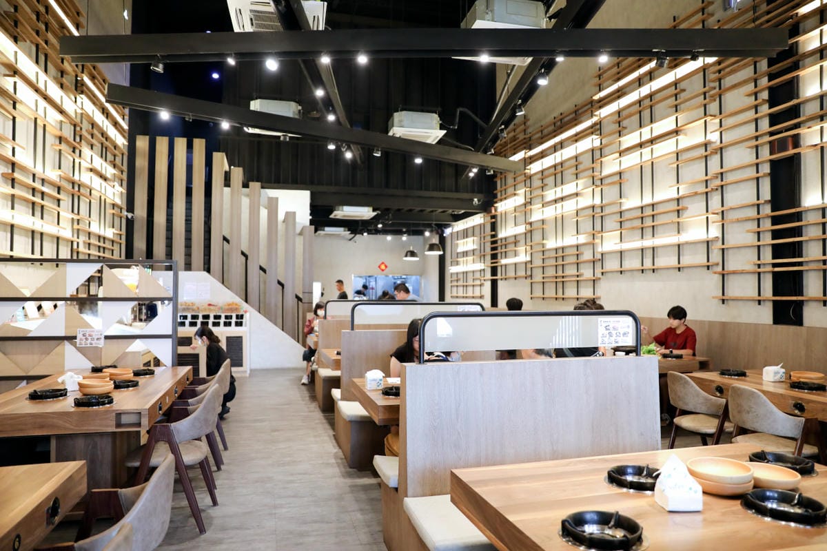 台南安平火鍋餐廳 新垣祖鍋物(安平店) 天然蔬果湯頭石頭火鍋.自助吧吃到飽無限量供應 - 第4張圖 台南安平火鍋餐廳 新垣祖鍋物(安平店) 天然蔬果湯頭石頭火鍋.自助吧吃到飽無限量供應