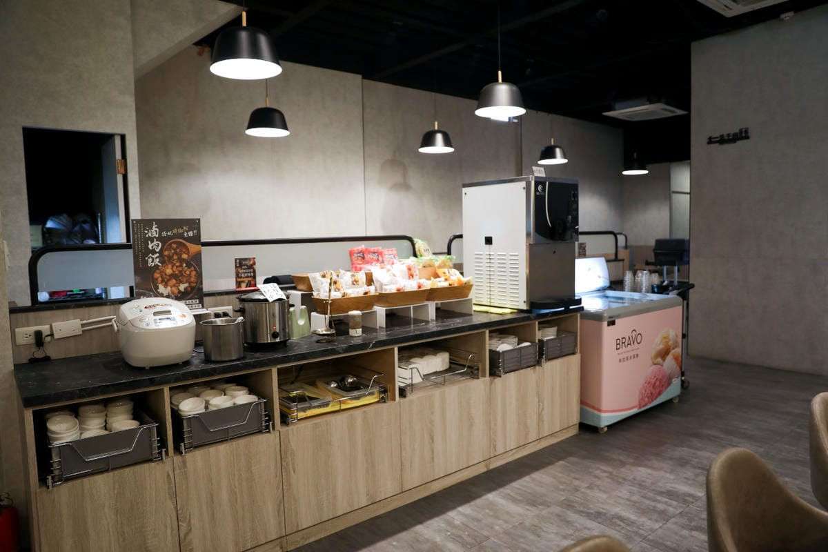 台南安平火鍋餐廳 新垣祖鍋物(安平店) 天然蔬果湯頭石頭火鍋.自助吧吃到飽無限量供應 - 第7張圖 台南安平火鍋餐廳 新垣祖鍋物(安平店) 天然蔬果湯頭石頭火鍋.自助吧吃到飽無限量供應
