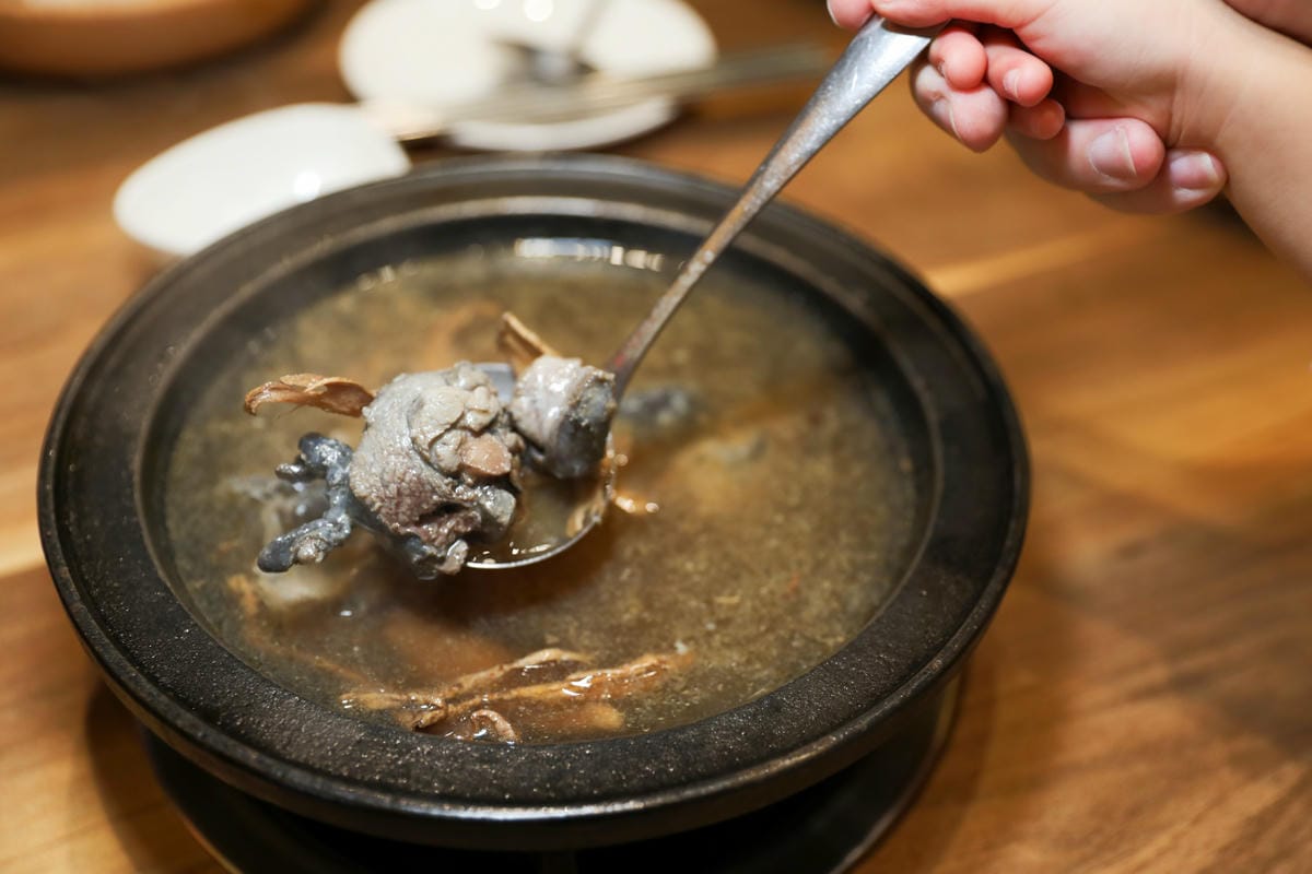 台南安平火鍋餐廳 新垣祖鍋物(安平店) 天然蔬果湯頭石頭火鍋.自助吧吃到飽無限量供應 - 第15張圖 台南安平火鍋餐廳 新垣祖鍋物(安平店) 天然蔬果湯頭石頭火鍋.自助吧吃到飽無限量供應