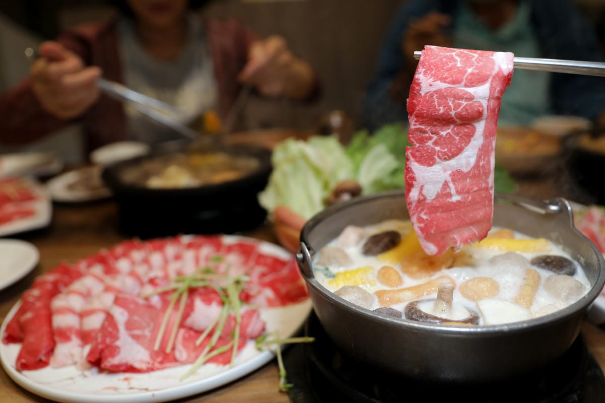 台南安平火鍋餐廳 新垣祖鍋物(安平店) 天然蔬果湯頭石頭火鍋.自助吧吃到飽無限量供應 - 第22張圖 台南安平火鍋餐廳 新垣祖鍋物(安平店) 天然蔬果湯頭石頭火鍋.自助吧吃到飽無限量供應
