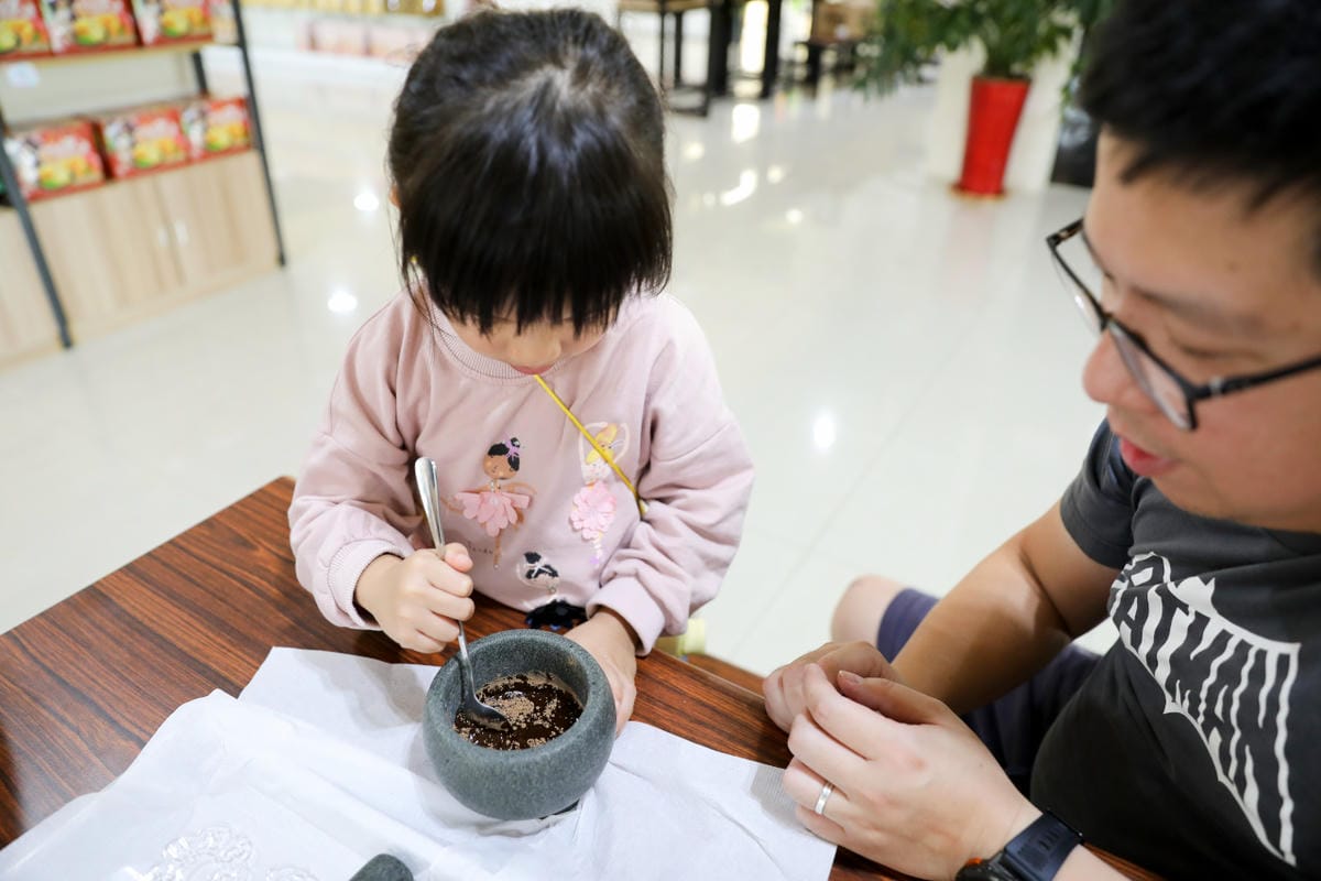 屏東巧克力觀光工廠 巧茵山可可莊園 COCOSUN 巧克力DIY.巧克力火鍋 免門票親子景點推薦!