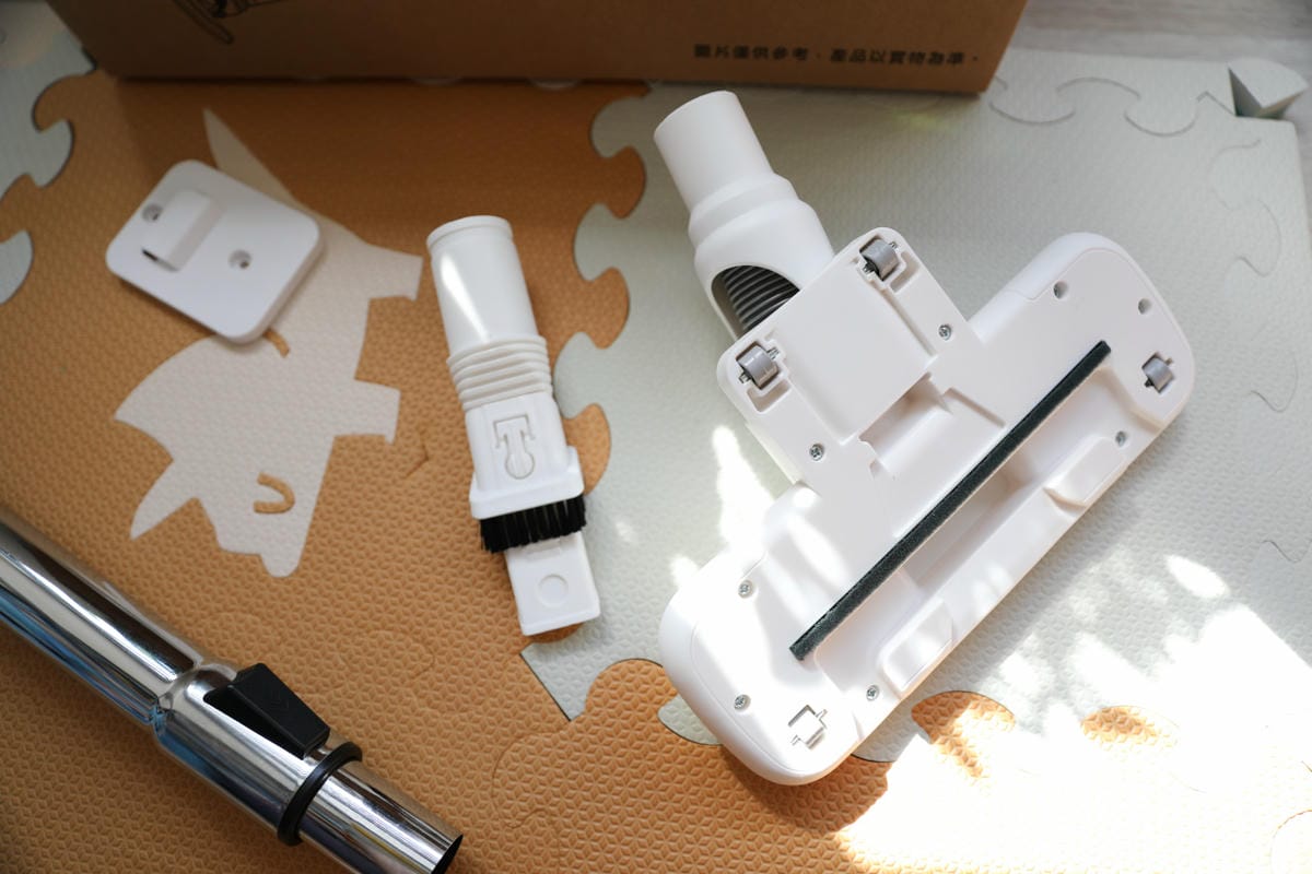 禾聯家電 輕量化有線吸塵器 HVC-56AB010 多功能配件組 一鍵卸塵,集塵桶及過濾器皆可拆卸水洗 - 第6張圖 禾聯家電 輕量化有線吸塵器 HVC-56AB010 多功能配件組 一鍵卸塵,集塵桶及過濾器皆可拆卸水洗