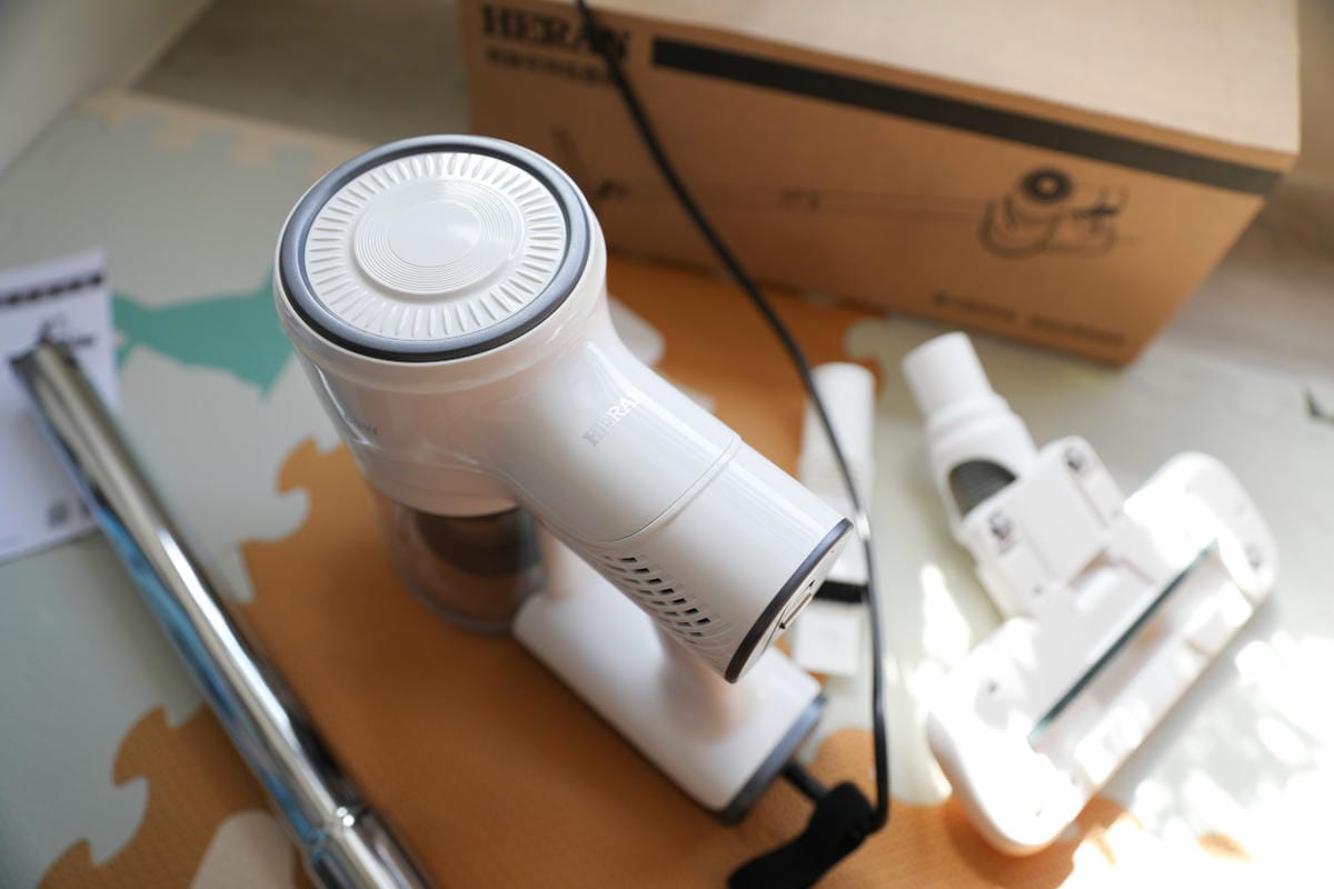 禾聯家電 輕量化有線吸塵器 HVC-56AB010 多功能配件組 一鍵卸塵,集塵桶及過濾器皆可拆卸水洗 - 第3張圖 禾聯家電 輕量化有線吸塵器 HVC-56AB010 多功能配件組 一鍵卸塵,集塵桶及過濾器皆可拆卸水洗