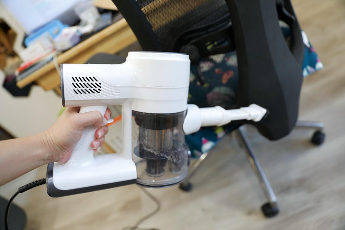 禾聯家電 輕量化有線吸塵器 HVC-56AB010 多功能配件組 一鍵卸塵,集塵桶及過濾器皆可拆卸水洗 - 第1張圖 禾聯家電 輕量化有線吸塵器 HVC-56AB010 多功能配件組 一鍵卸塵,集塵桶及過濾器皆可拆卸水洗