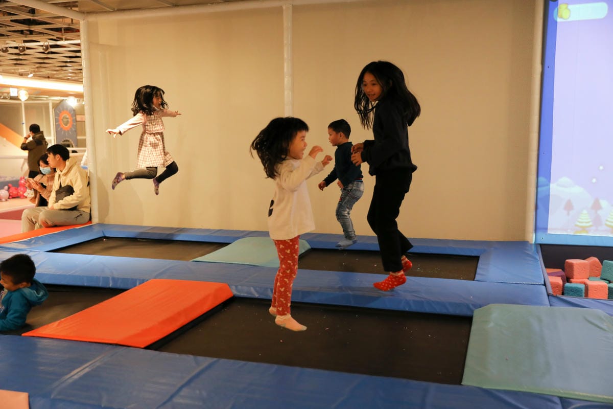 竹北室內親子樂園推薦! 追風奇幻島-童話莊園6+plaza店 吃喝玩樂線上購票超划算!