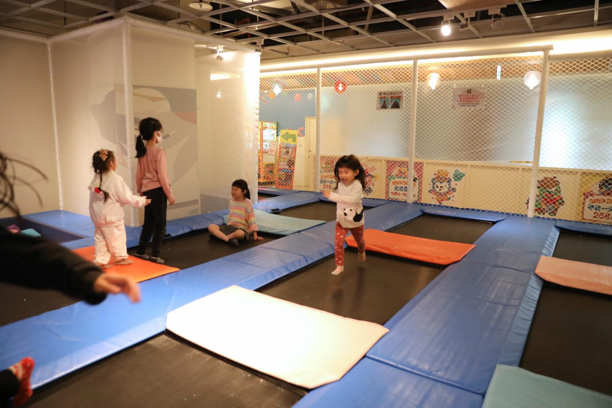 竹北室內親子樂園推薦! 追風奇幻島-童話莊園6+plaza店 吃喝玩樂線上購票超划算!