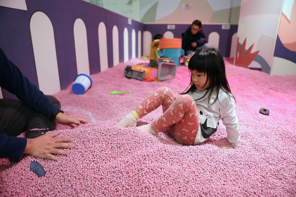 竹北室內親子樂園推薦! 追風奇幻島-童話莊園6+plaza店 吃喝玩樂線上購票超划算!