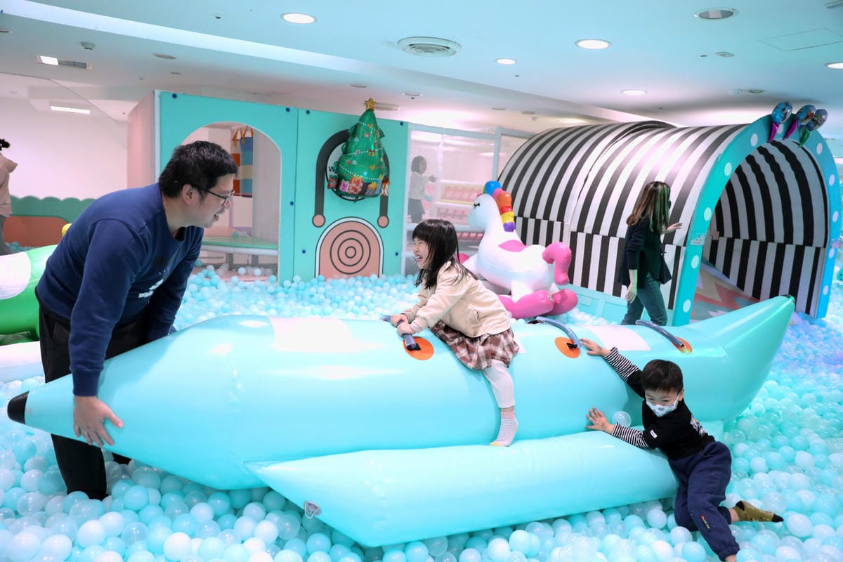 台南室內親子遊樂園推薦! 追風奇幻島-糖果小鎮(台南大遠百) 吃喝玩樂線上購票超划算!