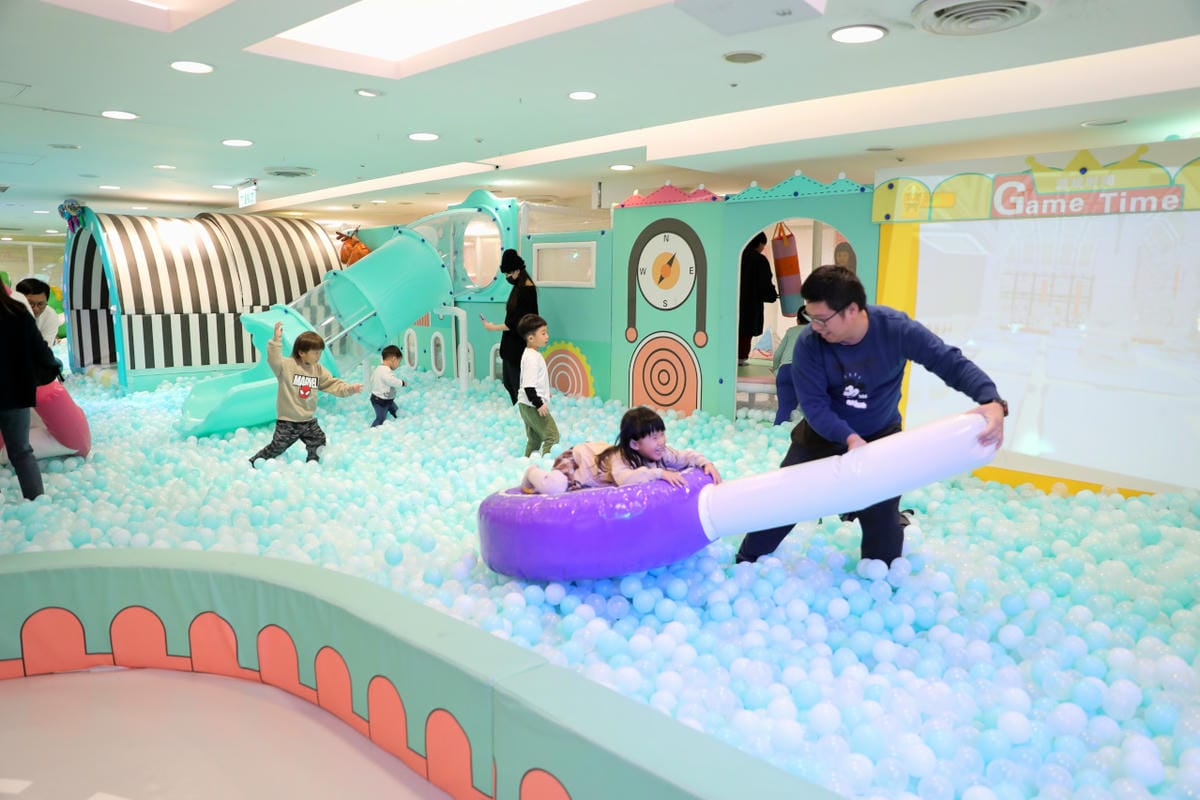 台南室內親子遊樂園推薦! 追風奇幻島-糖果小鎮(台南大遠百) 吃喝玩樂線上購票超划算!