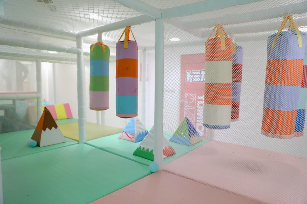 台南室內親子遊樂園推薦! 追風奇幻島-糖果小鎮(台南大遠百) 吃喝玩樂線上購票超划算!