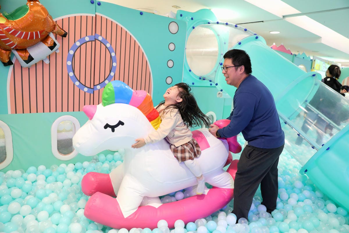 台南室內親子遊樂園推薦! 追風奇幻島-糖果小鎮(台南大遠百) 吃喝玩樂線上購票超划算!