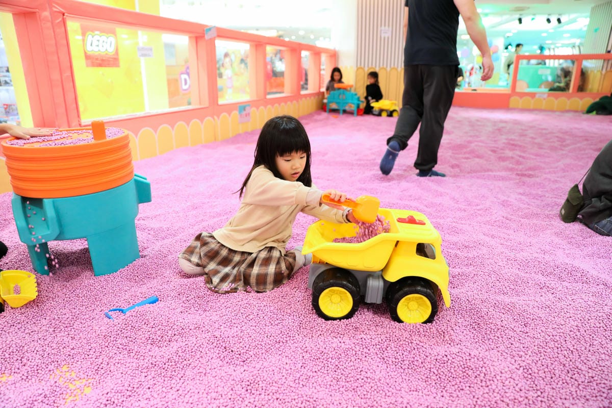 台南室內親子遊樂園推薦! 追風奇幻島-糖果小鎮(台南大遠百) 吃喝玩樂線上購票超划算!