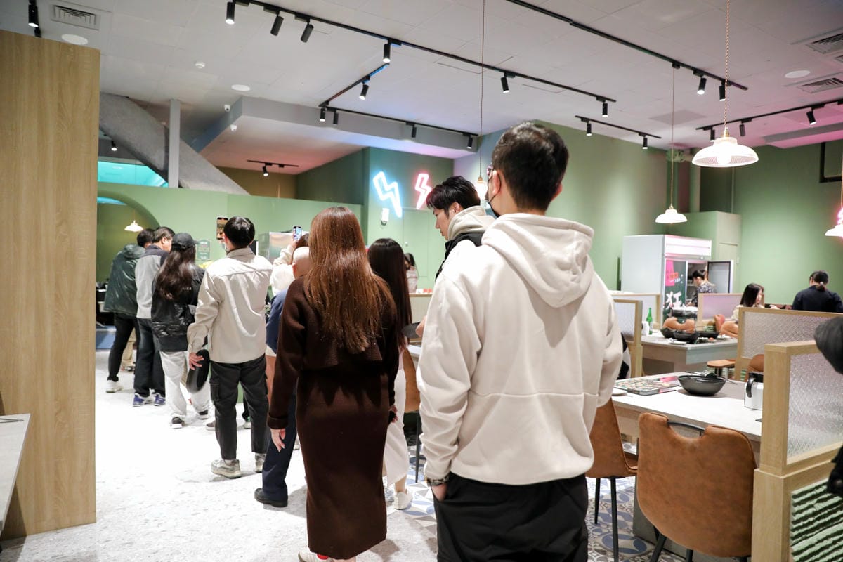 狂一鍋 新台式火鍋(台北西門店) 網路票選新台式火鍋第1名,蔬食自助吧吃到飽,西門町火鍋推薦! - 第11張圖 狂一鍋 新台式火鍋(台北西門店) 網路票選新台式火鍋第1名,蔬食自助吧吃到飽,西門町火鍋推薦!