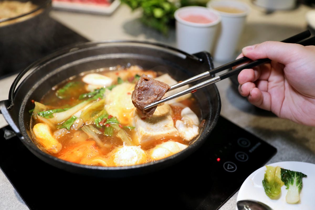 狂一鍋 新台式火鍋(台北西門店) 網路票選新台式火鍋第1名,蔬食自助吧吃到飽,西門町火鍋推薦! - 第32張圖 狂一鍋 新台式火鍋(台北西門店) 網路票選新台式火鍋第1名,蔬食自助吧吃到飽,西門町火鍋推薦!
