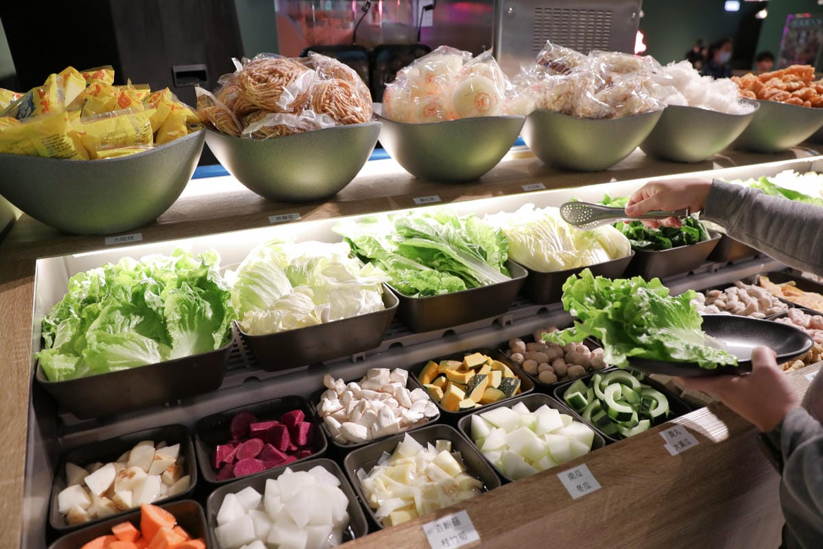 狂一鍋 新台式火鍋(台北西門店) 網路票選新台式火鍋第1名,蔬食自助吧吃到飽,西門町火鍋推薦! - 第9張圖 狂一鍋 新台式火鍋(台北西門店) 網路票選新台式火鍋第1名,蔬食自助吧吃到飽,西門町火鍋推薦!