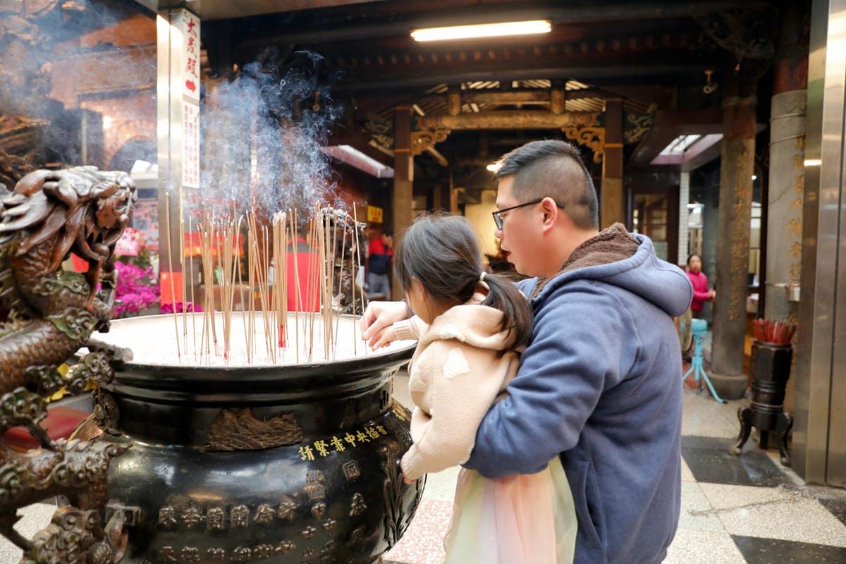 2025桃園走春一日遊推薦! 壽山巖觀音寺 新年祈福拜拜領福袋.點燈安太歲.補春運保平安.賞櫻花,再到長庚養生文化村賞梅花野餐 - 第14張圖 2025桃園走春一日遊推薦! 壽山巖觀音寺 新年祈福拜拜領福袋.點燈安太歲.補春運保平安.賞櫻花,再到長庚養生文化村賞梅花野餐