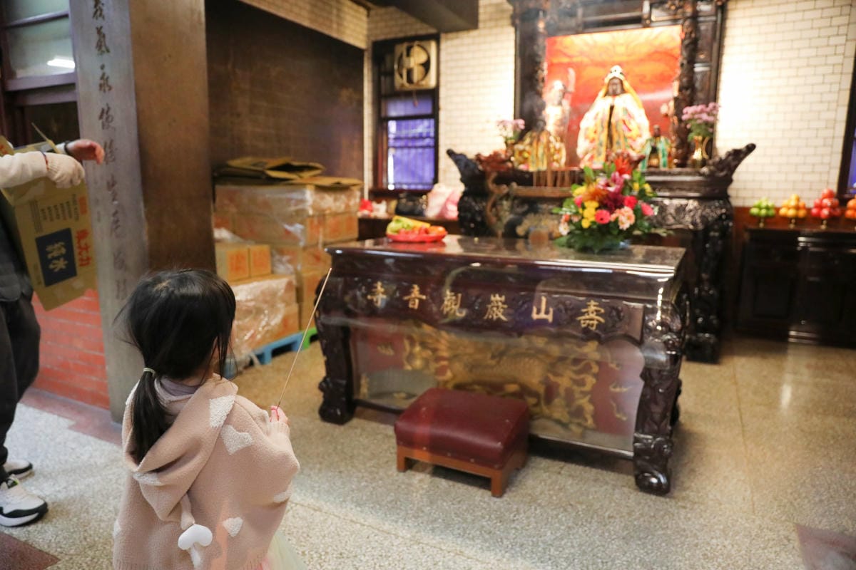 2025桃園走春一日遊推薦! 壽山巖觀音寺 新年祈福拜拜領福袋.點燈安太歲.補春運保平安.賞櫻花,再到長庚養生文化村賞梅花野餐 - 第19張圖 2025桃園走春一日遊推薦! 壽山巖觀音寺 新年祈福拜拜領福袋.點燈安太歲.補春運保平安.賞櫻花,再到長庚養生文化村賞梅花野餐