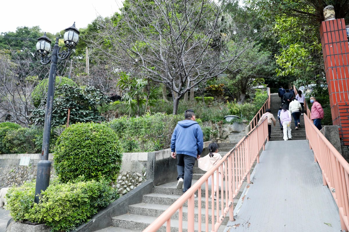 2025桃園走春一日遊推薦! 壽山巖觀音寺 新年祈福拜拜領福袋.點燈安太歲.補春運保平安.賞櫻花,再到長庚養生文化村賞梅花野餐 - 第26張圖 2025桃園走春一日遊推薦! 壽山巖觀音寺 新年祈福拜拜領福袋.點燈安太歲.補春運保平安.賞櫻花,再到長庚養生文化村賞梅花野餐