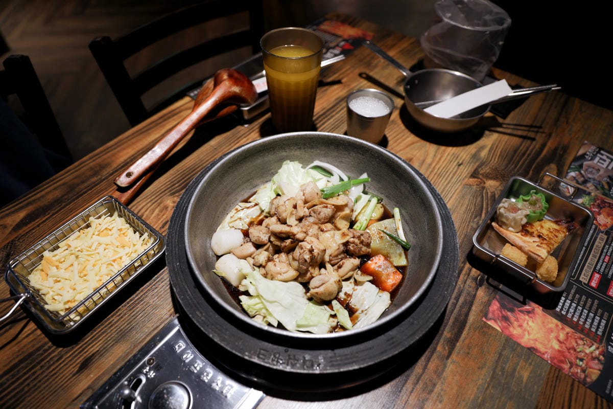 西門町韓式料理火鍋兩吃 500元有找,高CP值吃到飽推薦! 甩鍋雞볶찜韓式炒雞吃到飽(西門店) - 第19張圖 西門町韓式料理火鍋兩吃 500元有找,高CP值吃到飽推薦! 甩鍋雞볶찜韓式炒雞吃到飽(西門店)
