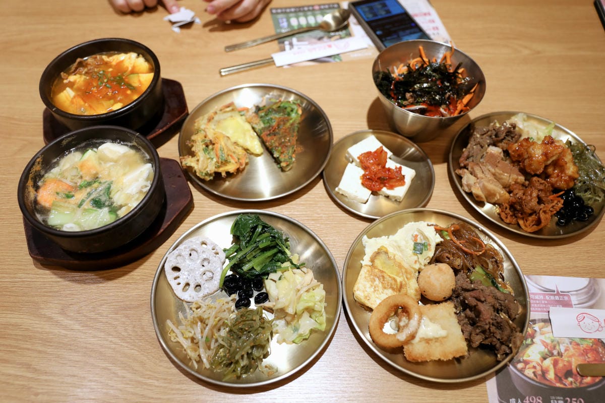 西門町韓式料理嫩豆腐鍋推薦! 江陵阿嬤강릉할매韓鍋料理吃到飽(西門店) 喜歡豆腐料理的人千萬別錯過~
