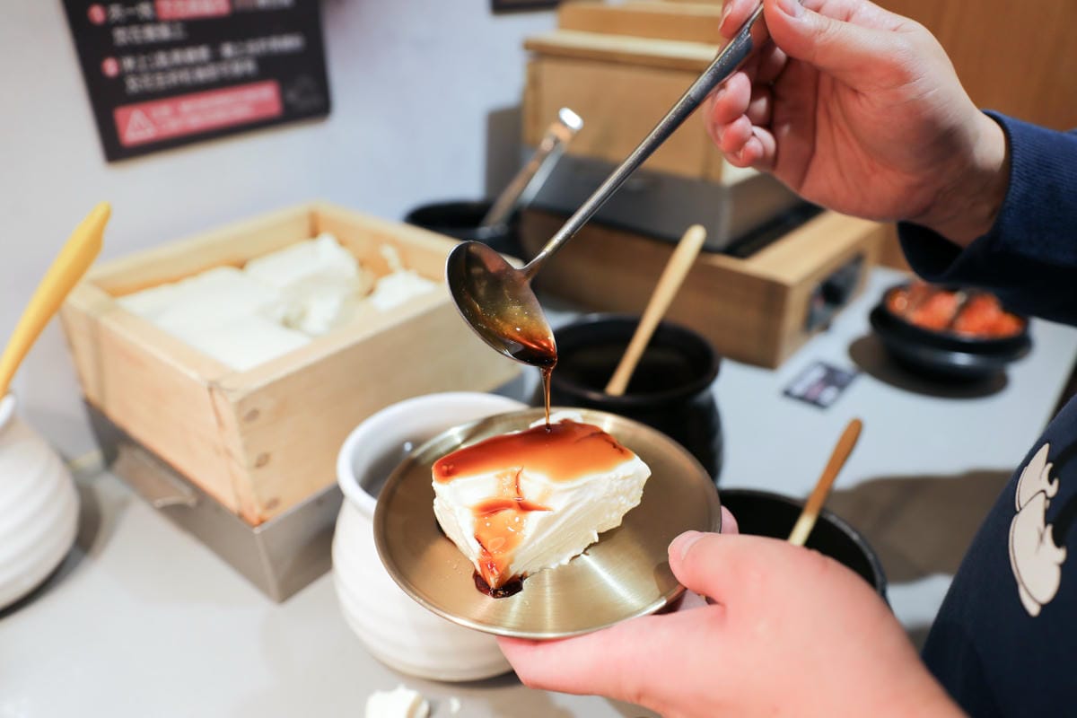 西門町韓式料理嫩豆腐鍋推薦! 江陵阿嬤강릉할매韓鍋料理吃到飽(西門店) 喜歡豆腐料理的人千萬別錯過~