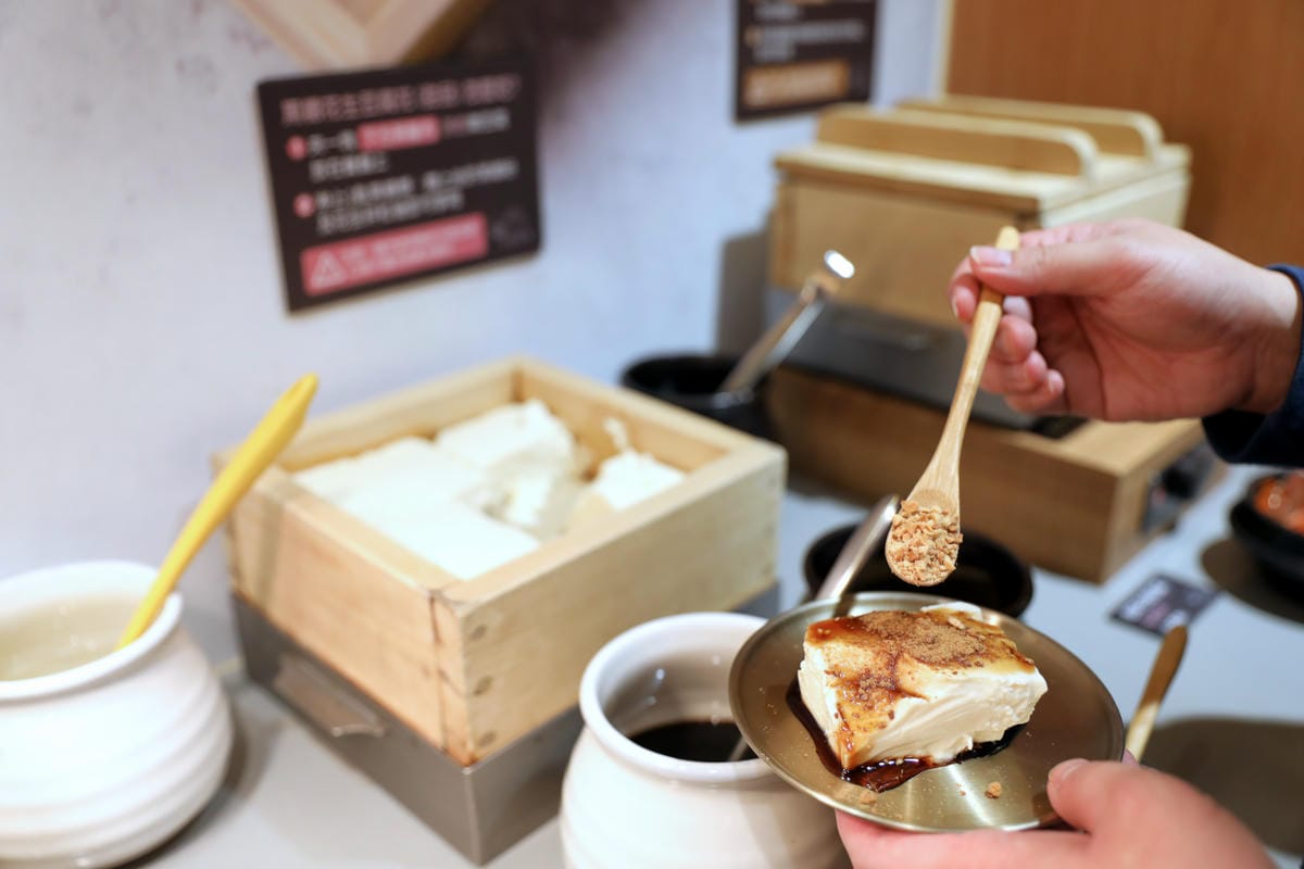 西門町韓式料理嫩豆腐鍋推薦! 江陵阿嬤강릉할매韓鍋料理吃到飽(西門店) 喜歡豆腐料理的人千萬別錯過~