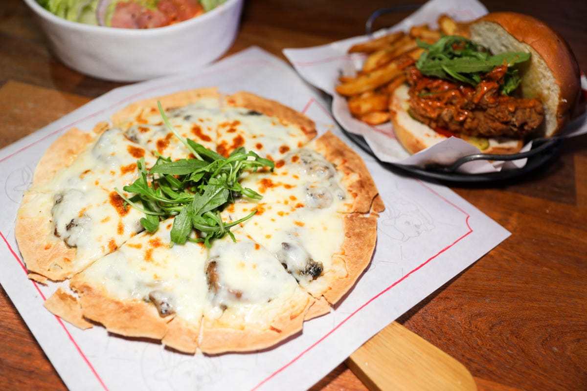 Eatenjoy意享美式廚房(林口店) 林口親子寵物友善餐廳推薦! 義大利麵.漢堡.千層蛋糕都很厲害~