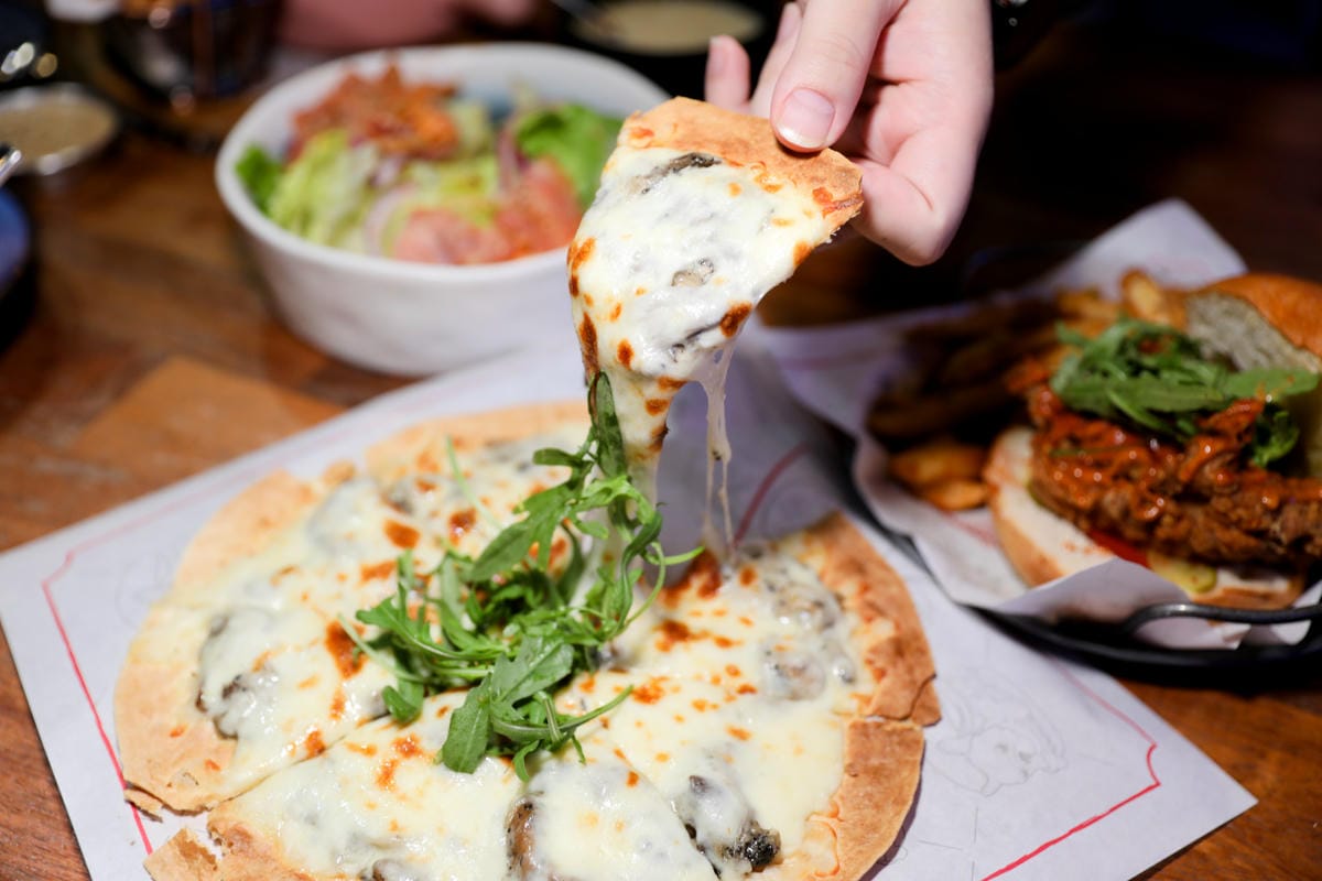 Eatenjoy意享美式廚房(林口店) 林口親子寵物友善餐廳推薦! 義大利麵.漢堡.千層蛋糕都很厲害~