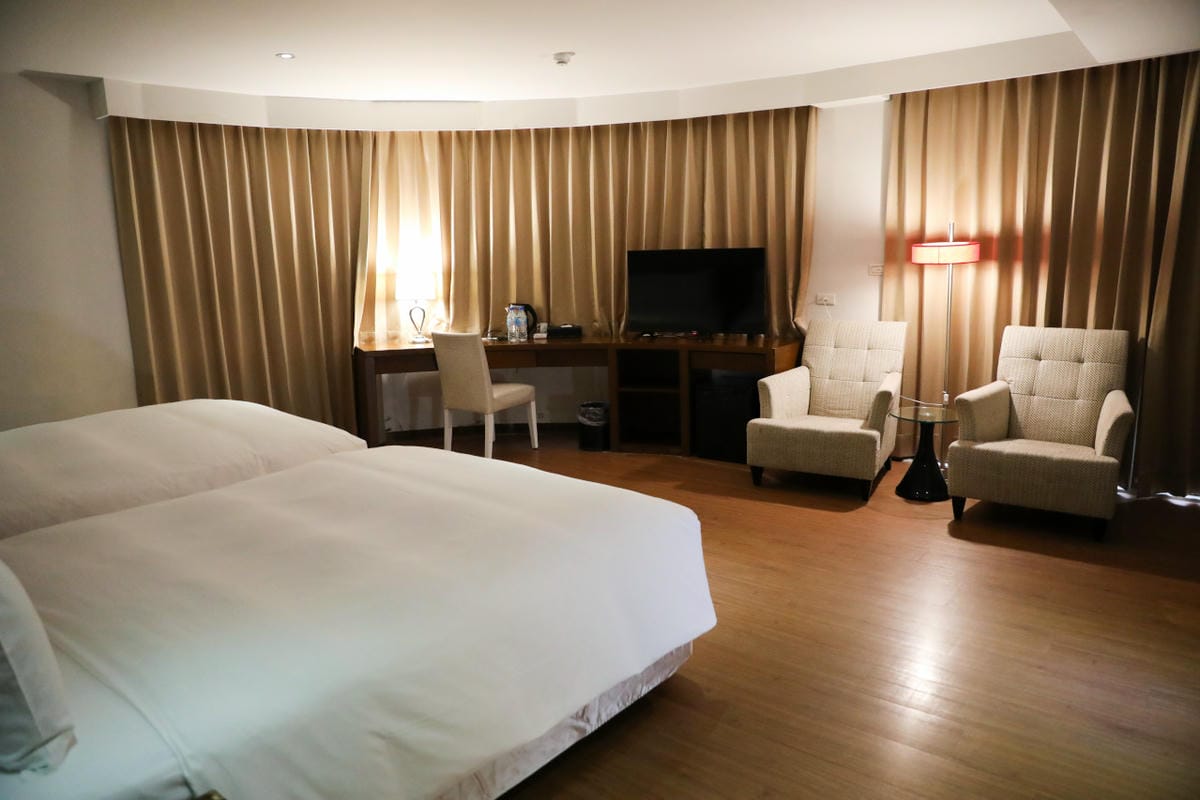 花蓮商務/親子旅遊住宿飯店推薦! 花蓮力麗華美達安可酒店 地理位置交通方便!