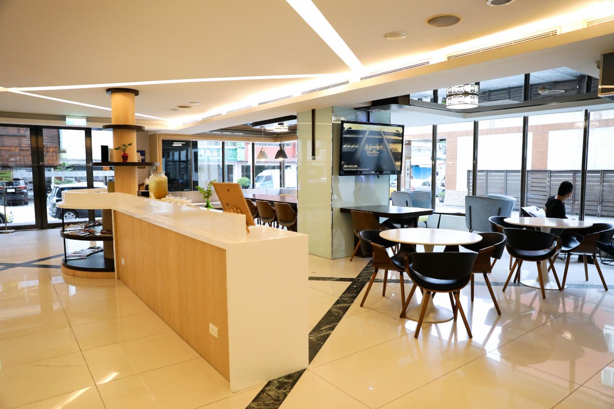 花蓮商務/親子旅遊住宿飯店推薦! 花蓮力麗華美達安可酒店 地理位置交通方便!