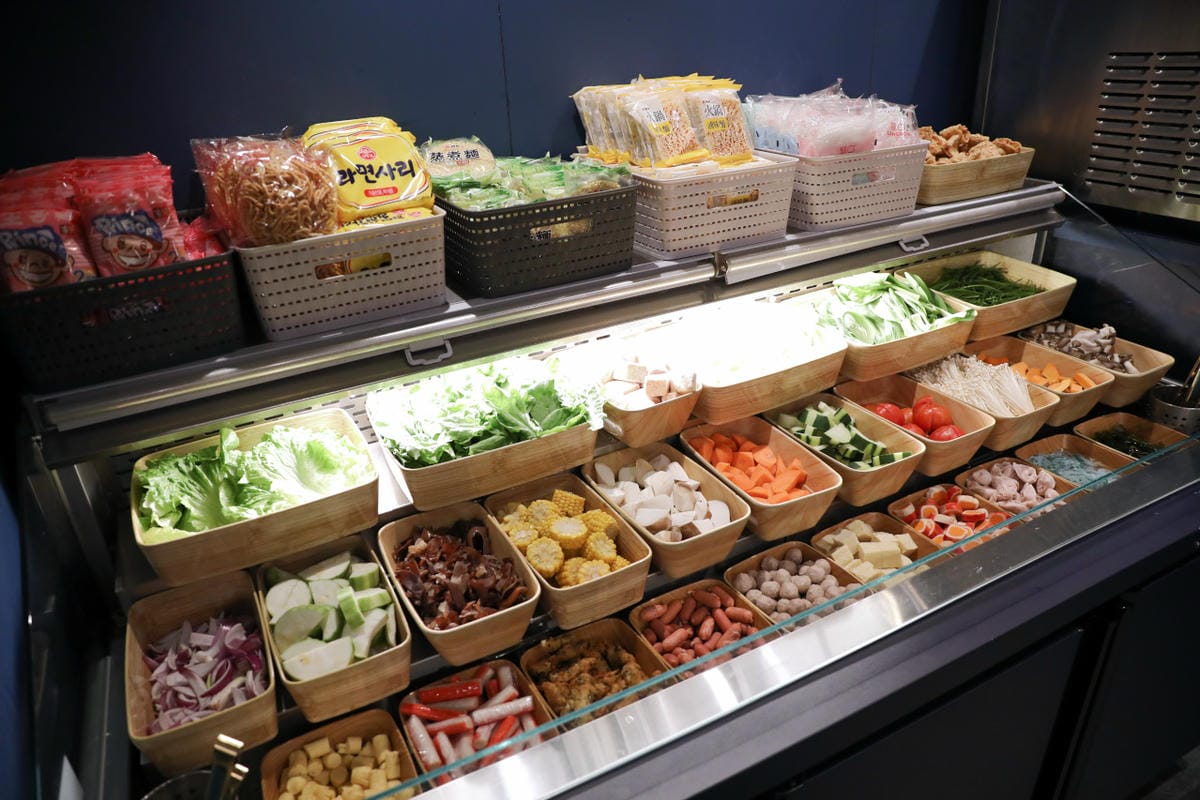中壢火鍋推薦! 金蒔鍋物(環中店) 浮誇海陸雙人套餐 桃園中壢聚餐推薦店家,有特約停車場