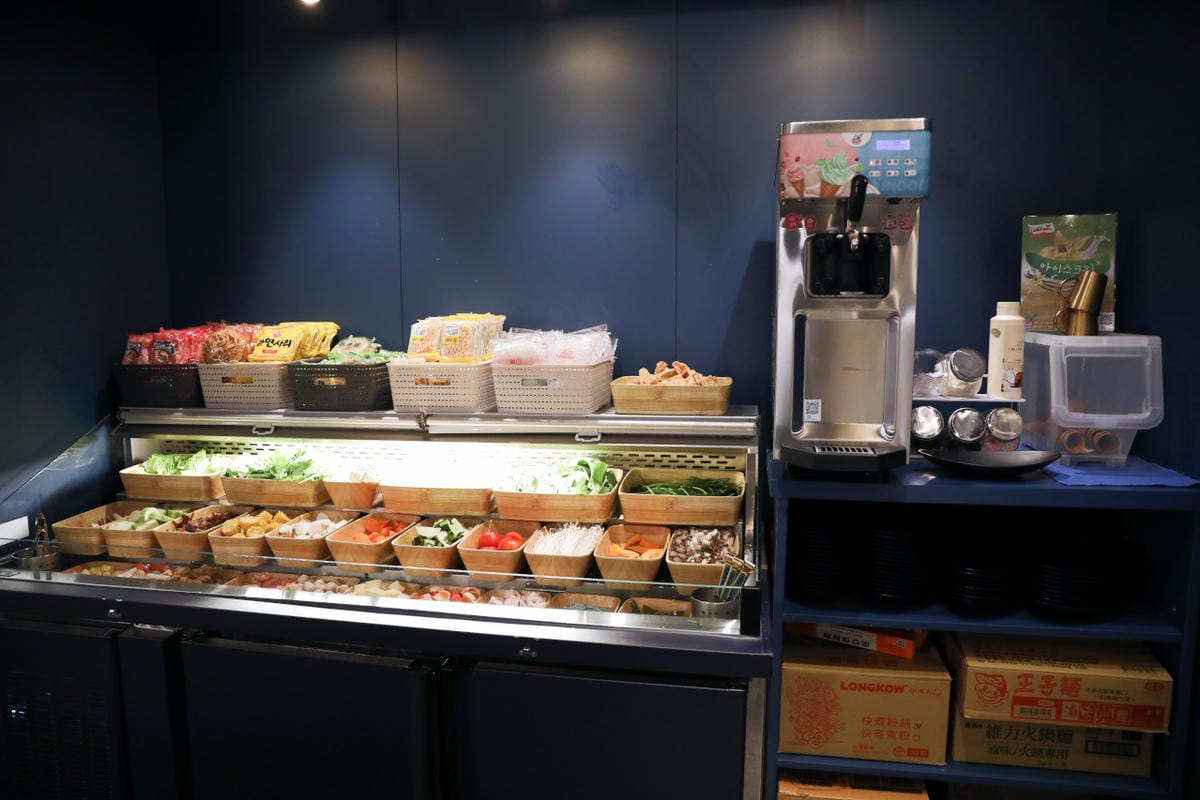 中壢火鍋推薦! 金蒔鍋物(環中店) 浮誇海陸雙人套餐 桃園中壢聚餐推薦店家,有特約停車場