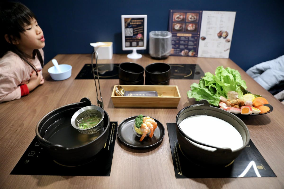 中壢火鍋推薦! 金蒔鍋物(環中店) 浮誇海陸雙人套餐 桃園中壢聚餐推薦店家,有特約停車場