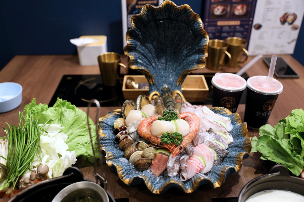 中壢火鍋推薦! 金蒔鍋物(環中店) 浮誇海陸雙人套餐 桃園中壢聚餐推薦店家,有特約停車場