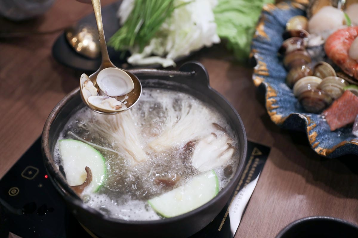 中壢火鍋推薦! 金蒔鍋物(環中店) 浮誇海陸雙人套餐 桃園中壢聚餐推薦店家,有特約停車場