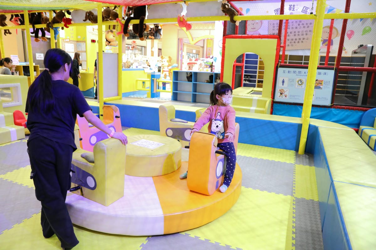 PaPark爬爬客親子樂園(土城日月光店) 台北兒童室內遊樂園推薦! 全日暢玩只要360