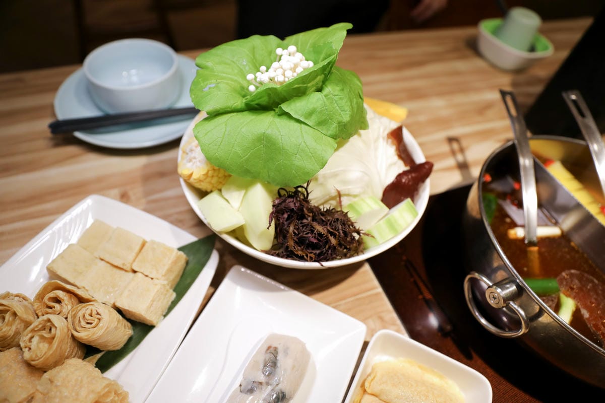 台北高質感火鍋推薦! 汆食作伙鍋(中山店) 特色鍋物湯底+雙人海陸套餐 - 第21張圖 台北高質感火鍋推薦! 汆食作伙鍋(中山店) 特色鍋物湯底+雙人海陸套餐