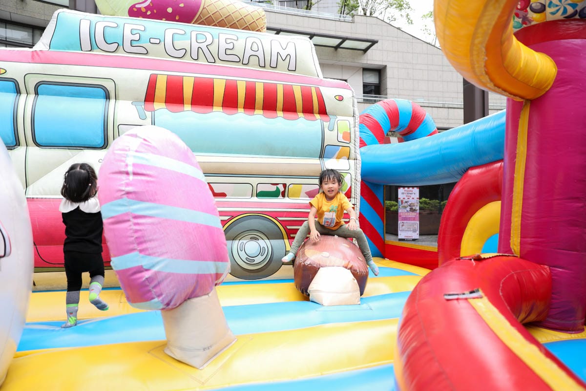 台北期間限定戶外氣墊遊樂場+挖土機操作 小小建築師體驗樂園-統一時代台北場