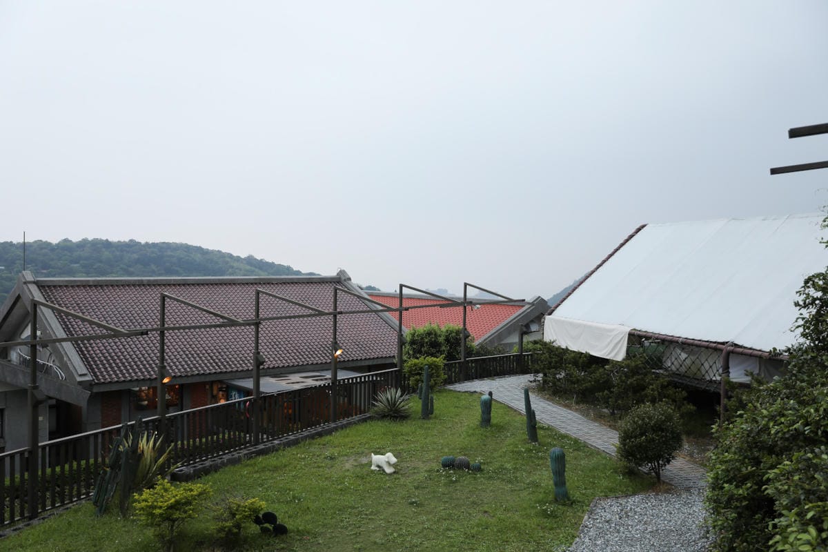 蟬說：暖硫 陽明山溫泉露營推薦! 台北懶人露營一泊二食+圍爐煮茶,帳篷內獨立衛浴