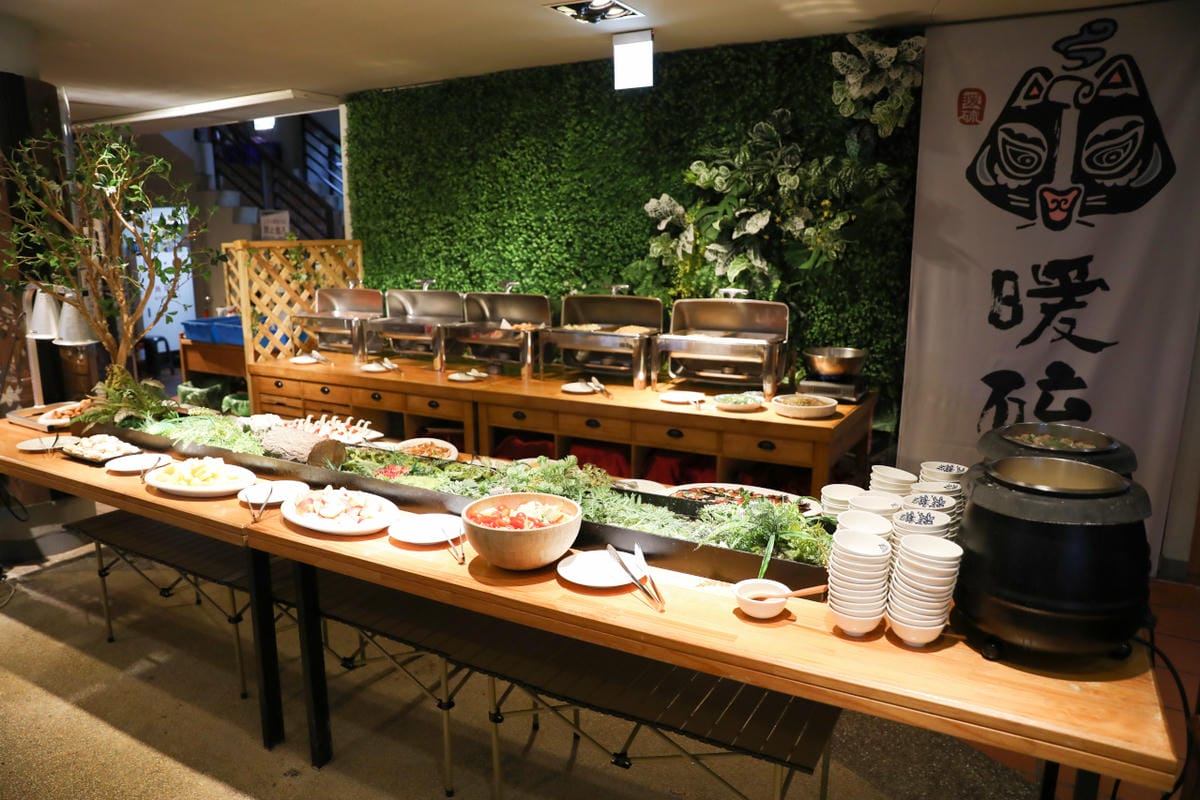 蟬說：暖硫 陽明山溫泉露營推薦! 台北懶人露營一泊二食+圍爐煮茶,帳篷內獨立衛浴