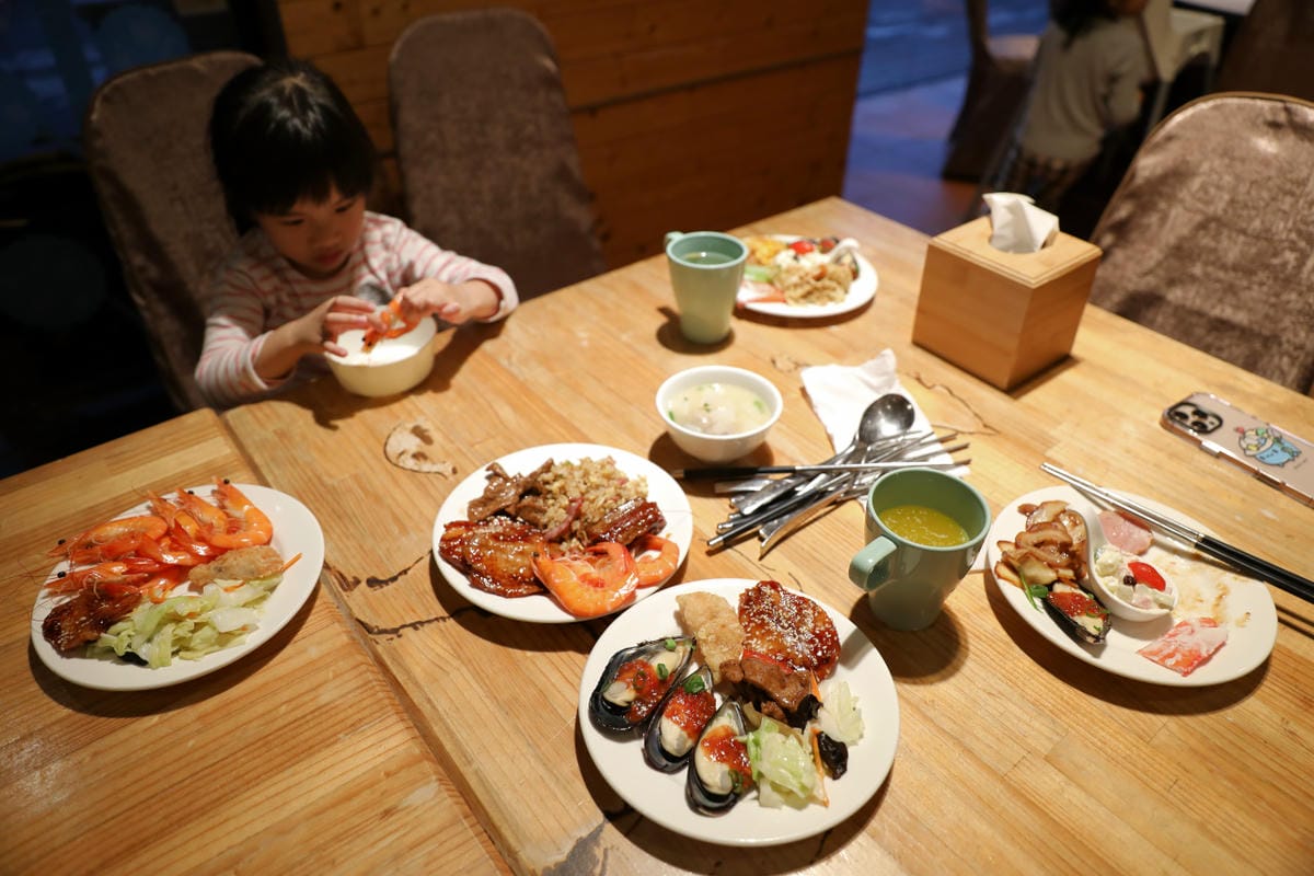 蟬說：暖硫 陽明山溫泉露營推薦! 台北懶人露營一泊二食+圍爐煮茶,帳篷內獨立衛浴