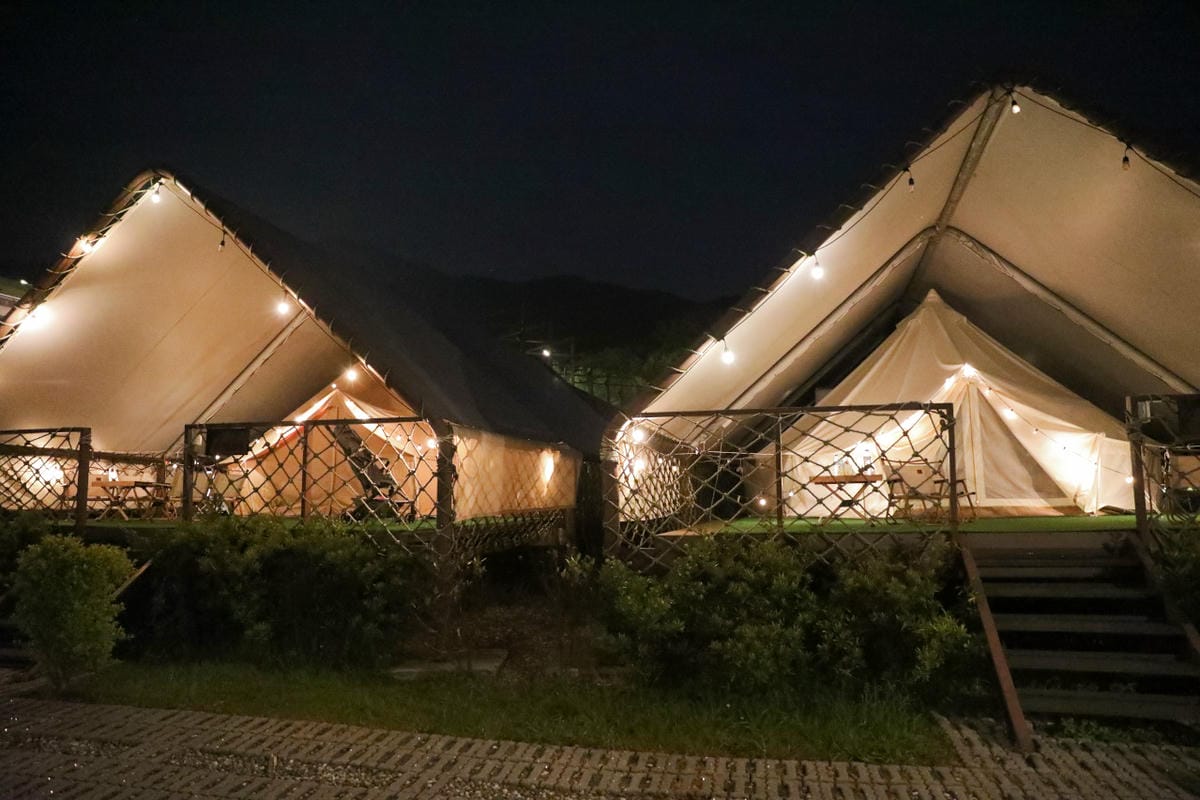 蟬說：暖硫 陽明山溫泉露營推薦! 台北懶人露營一泊二食+圍爐煮茶,帳篷內獨立衛浴