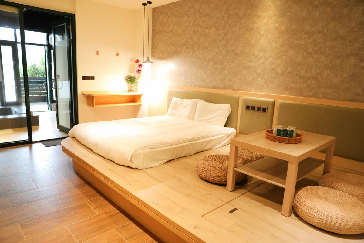 蟬說：暖硫 陽明山溫泉露營推薦! 台北懶人露營一泊二食+圍爐煮茶,帳篷內獨立衛浴