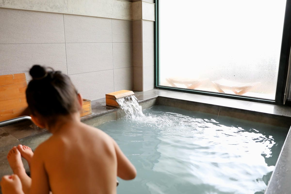 蟬說：暖硫 陽明山溫泉露營推薦! 台北懶人露營一泊二食+圍爐煮茶,帳篷內獨立衛浴