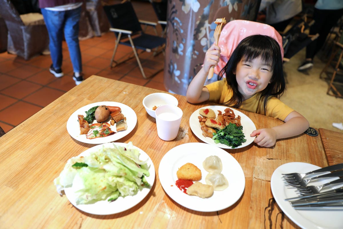 蟬說：暖硫 陽明山溫泉露營推薦! 台北懶人露營一泊二食+圍爐煮茶,帳篷內獨立衛浴