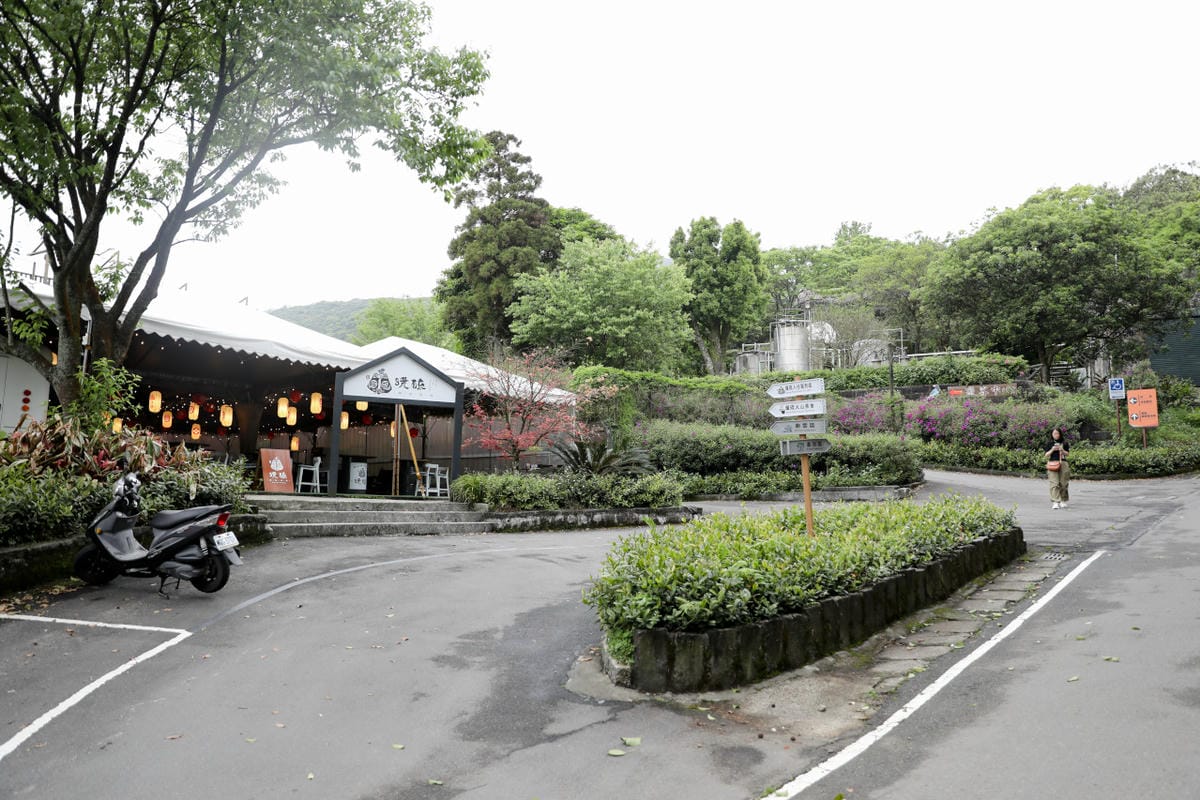 蟬說：暖硫 陽明山溫泉露營推薦! 台北懶人露營一泊二食+圍爐煮茶,帳篷內獨立衛浴