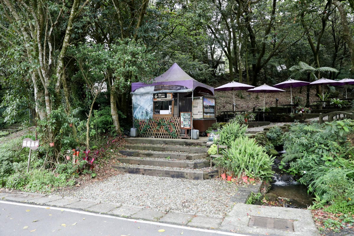 蟬說：暖硫 陽明山溫泉露營推薦! 台北懶人露營一泊二食+圍爐煮茶,帳篷內獨立衛浴