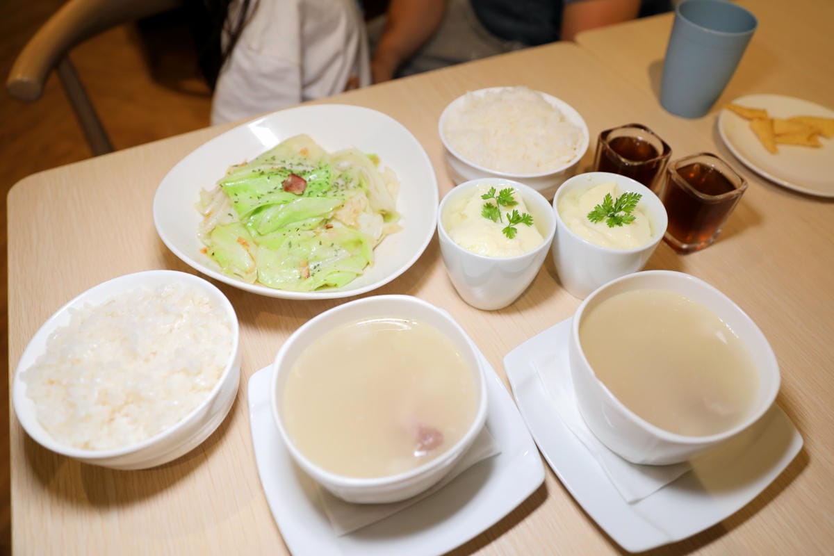 RUO .T. Teppanyaki 鐵板合菜料理 WPAPA早午餐新品牌 鐵板西式料理 台中最新鐵板料理推薦! - 第8張圖 RUO .T. Teppanyaki 鐵板合菜料理 WPAPA早午餐新品牌 鐵板西式料理 台中最新鐵板料理推薦!