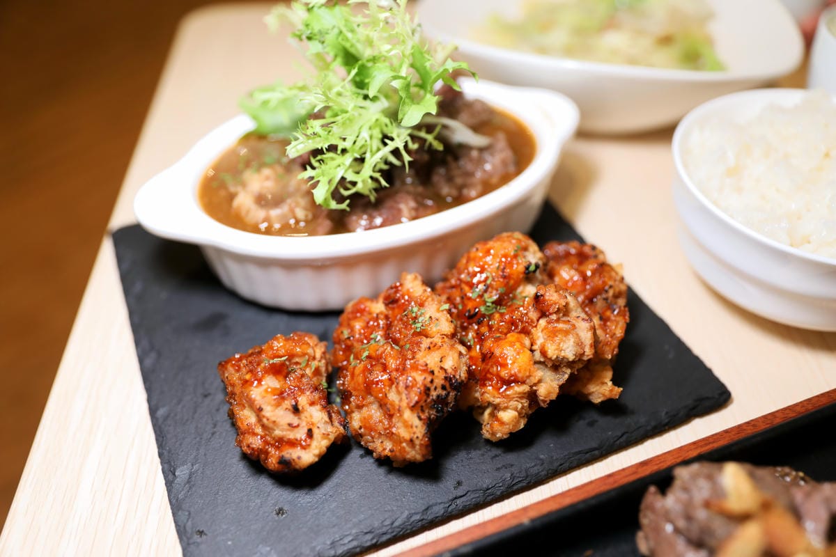 RUO .T. Teppanyaki 鐵板合菜料理 WPAPA早午餐新品牌 鐵板西式料理 台中最新鐵板料理推薦! - 第2張圖 RUO .T. Teppanyaki 鐵板合菜料理 WPAPA早午餐新品牌 鐵板西式料理 台中最新鐵板料理推薦!