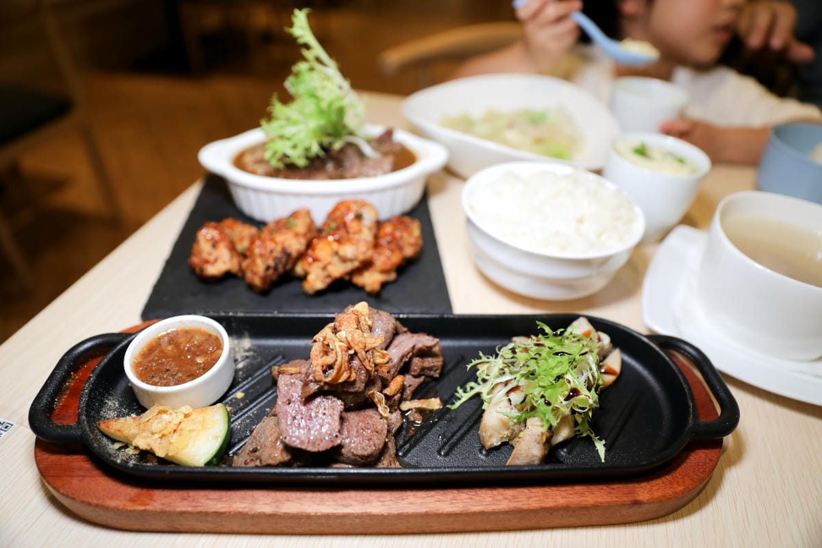 RUO .T. Teppanyaki 鐵板合菜料理 WPAPA早午餐新品牌 鐵板西式料理 台中最新鐵板料理推薦! - 第1張圖 RUO .T. Teppanyaki 鐵板合菜料理 WPAPA早午餐新品牌 鐵板西式料理 台中最新鐵板料理推薦!